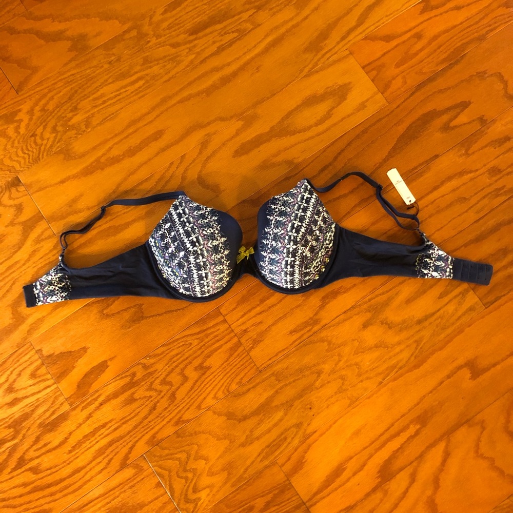 Victoria’s Secret Body by Victoria bra